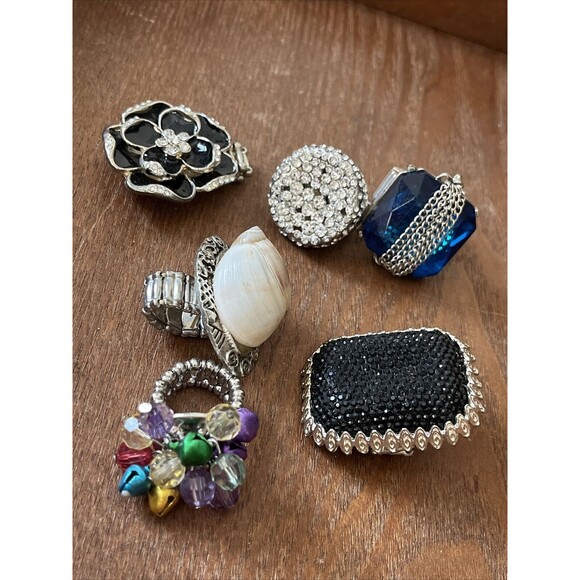 Ring Stretch Adjustable Flower Faceted Cluster Beads Green Red Blue Set of 6 - Picture 3 of 4